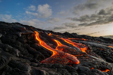 Kilauea volcano helicopter tour and day in Hilo